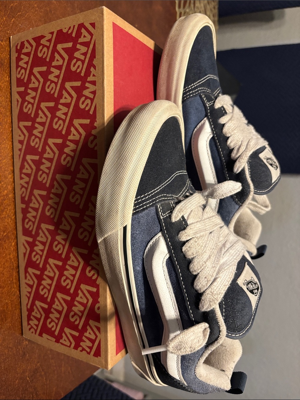 Vans Old Skool in Navy & White